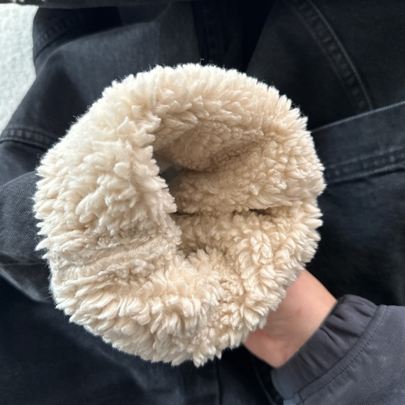 Topshop Black Jacket with Cream Sherpa Collar - Picture 4 of 9